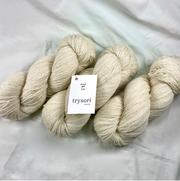 Pur (Undyed) - Beulah Speckled Face