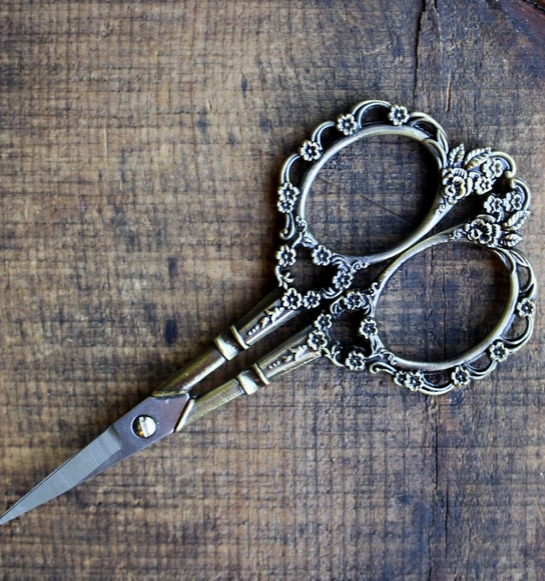 Victorian Scrollwork Scissors